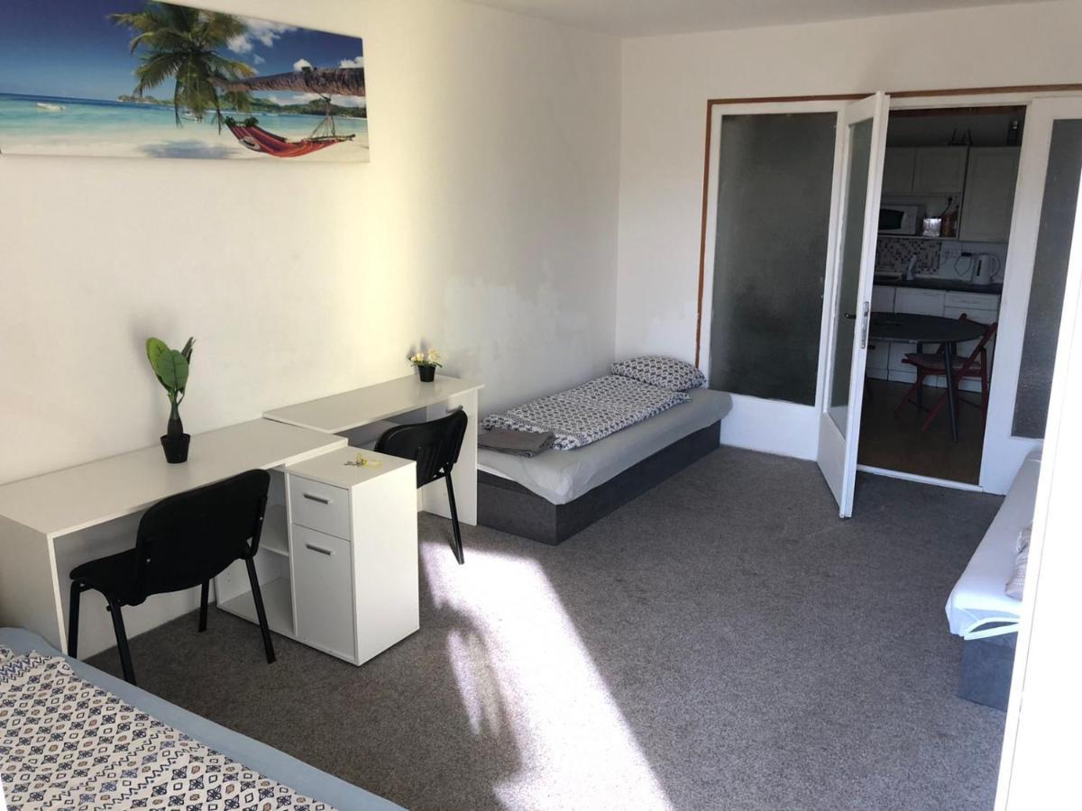 Hostel House Near Bvv-Vystaviste 브르노 외부 사진